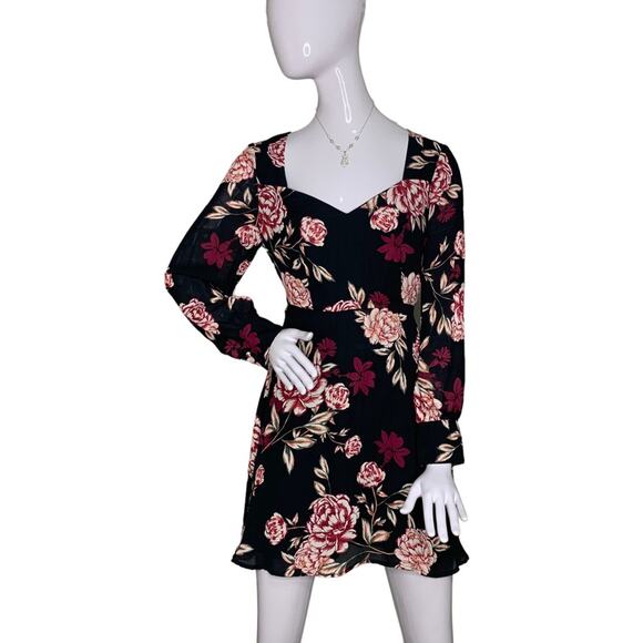 Cupcakes and Cashmere Dress Long SleeveHidden Zipper on side Full Lining… - Picture 1 of 16